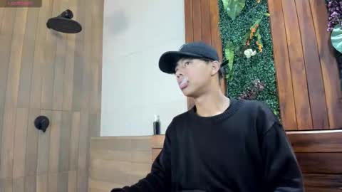 labrinthteasing online show from February 17, 1:43 pm