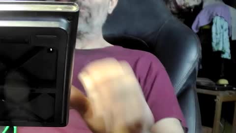 Snapshot of laltro33 chatting on February 10, 12:30 am Markazzo73 online show from February 10, 12:30 am