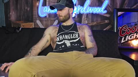 Snapshot of lancehardwood222 chatting on February 9, 1:45 am LANCE online show from February 9, 1:45 am