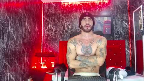 Lancelot Benwick online show from February 9, 8:13 pm