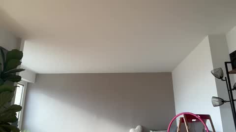 Snapshot of lanimalr chatting on October 27, 8:49 am Lanimal online show from October 27, 8:49 am
