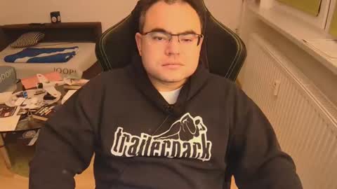 latexboy893 online show from November 19, 7:14 pm