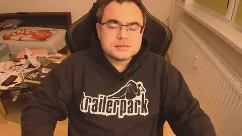 latexboy893 online show from December 21, 9:12 pm