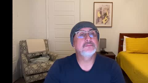 QS - INDEPENDENT MODEL online show from November 23, 5:40 am