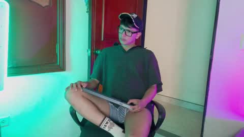 Lax Boy and Everly online show from January 17, 8:11 pm