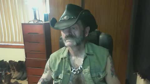 leathergreaser online show from March 23, 8:59 pm