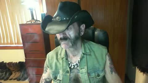 leathergreaser online show from December 15, 9:01 pm