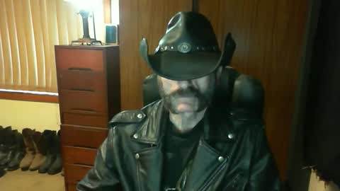 leathergreaser online show from April 3, 11:12 pm