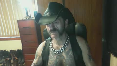 leathergreaser online show from March 10, 8:37 pm