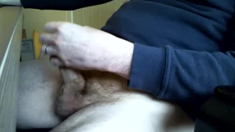 Snapshot of leffe84 chatting on February 18, 12:28 pm leffe84 online show from February 18, 12:28 pm