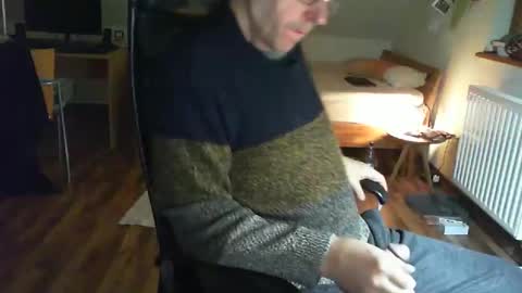 Dave online show from February 28, 11:01 pm