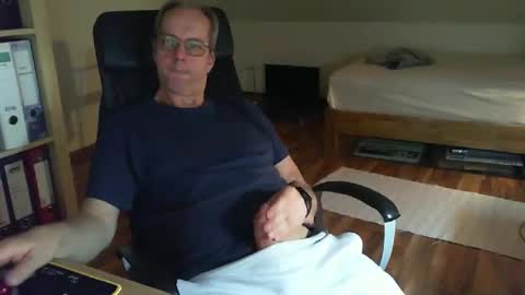 Dave online show from March 4, 12:18 am