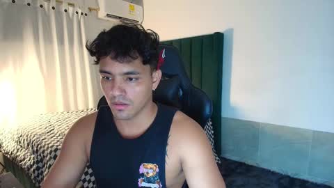 Snapshot of lei_77 chatting on October 23, 11:30 pm Lei online show from October 23, 11:30 pm