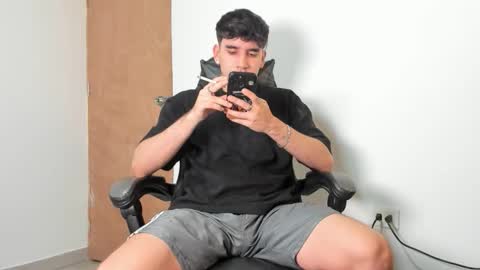 Leo Jones online show from February 19, 12:30 am