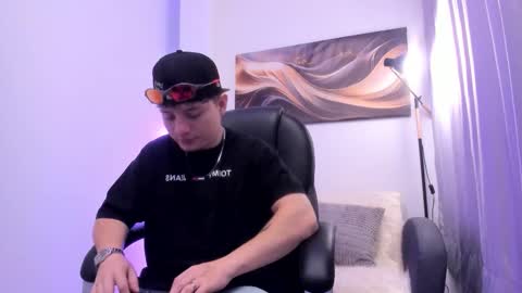 Leo  online show from November 19, 4:23 am