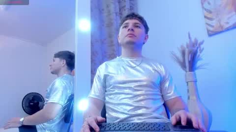 Leo  online show from October 16, 9:45 pm