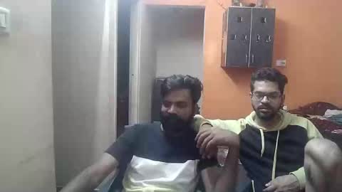 Snapshot of leosbroad chatting on December 28, 6:29 pm Leo online show from December 28, 6:29 pm