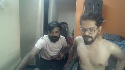 Snapshot of leosbroad chatting on February 1, 5:58 pm Leo online show from February 1, 5:58 pm