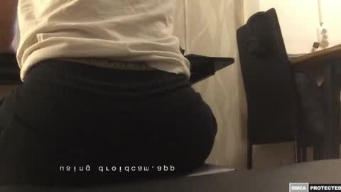 neoglo online show from April 22, 10:58 pm