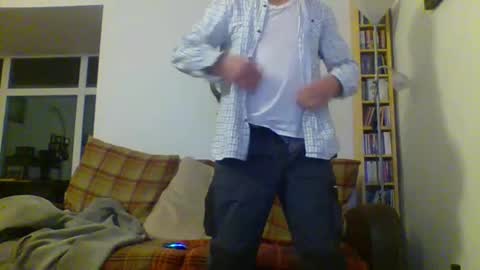 Snapshot of letmestrip chatting on February 22, 11:54 pm paul online show from February 22, 11:54 pm