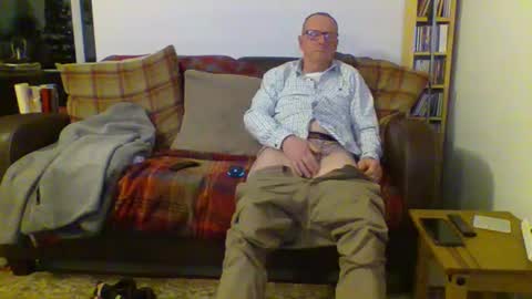 Snapshot of letmestrip chatting on December 23, 11:39 pm paul online show from December 23, 11:39 pm