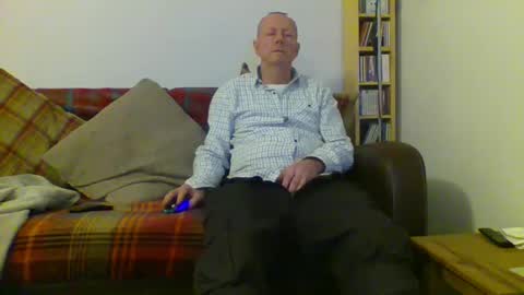 Snapshot of letmestrip chatting on December 9, 7:03 pm paul online show from December 9, 7:03 pm