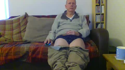 Snapshot of letmestrip chatting on December 6, 1:55 pm paul online show from December 6, 1:55 pm