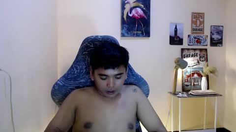 Snapshot of liam_anthonyxx chatting on October 17, 5:28 pm liam_anthonyxx online show from October 17, 5:28 pm