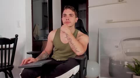 Liam online show from February 11, 8:10 pm