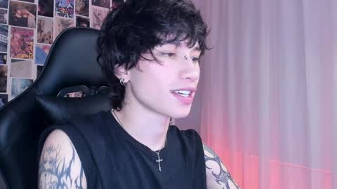 Snapshot of liamelf chatting on January 4, 5:58 am Liam online show from January 4, 5:58 am