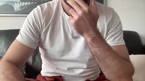 Snapshot of liamnilod chatting on December 30, 10:43 am Chris online show from December 30, 10:43 am