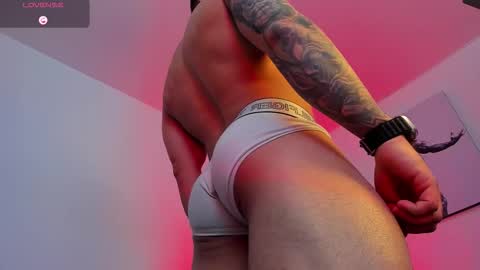 liam online show from November 8, 12:14 am