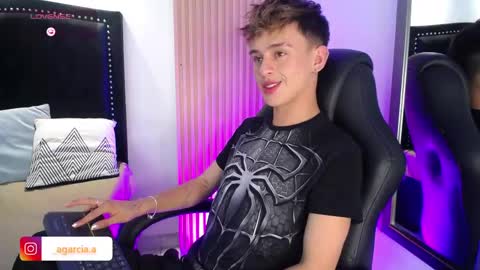 liam online show from April 15, 5:07 am