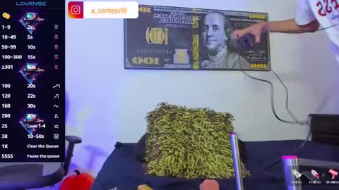    online show from December 7, 1:51 pm