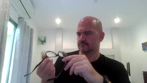 Snapshot of libertarians1972 chatting on October 29, 6:16 am Cockcentric online show from October 29, 6:16 am