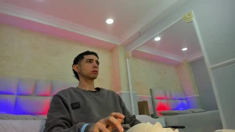 L I I A M online show from February 25, 4:57 am