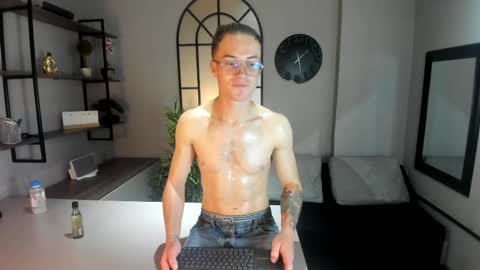 Lil James online show from December 4, 9:00 pm