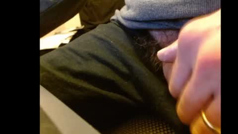 Snapshot of lip_balm chatting on December 28, 1:29 am lip_balm online show from December 28, 1:29 am