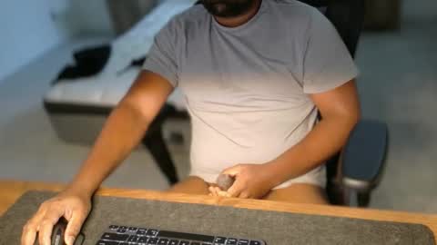 livetribber online show from April 19, 1:54 pm