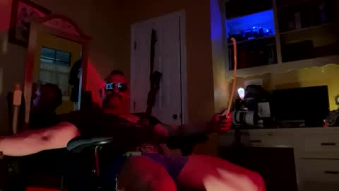 lljoey84 online show from April 14, 5:51 am