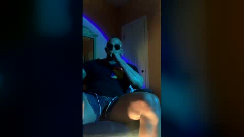 lljoey84 online show from April 29, 6:40 am