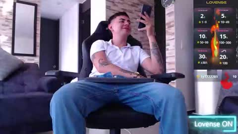 lobito_xxxl online show from November 19, 9:14 pm