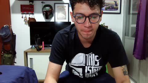 Snapshot of lobomx19 chatting on January 11, 3:55 am Lobo online show from January 11, 3:55 am