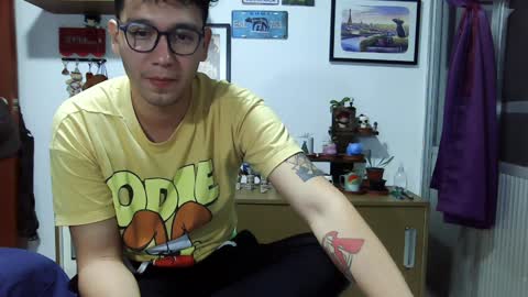 Snapshot of lobomx19 chatting on December 24, 2:43 am Lobo online show from December 24, 2:43 am