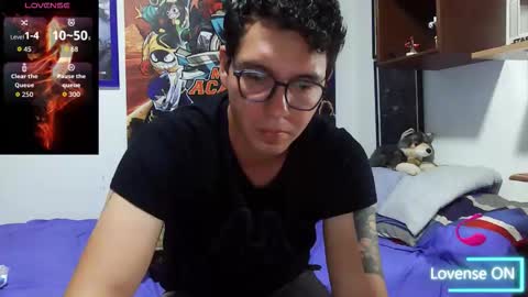 Snapshot of lobomx19 chatting on October 10, 1:43 am Lobo online show from October 10, 1:43 am