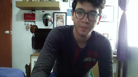 Snapshot of lobomx19 chatting on February 25, 4:10 pm Lobo online show from February 25, 4:10 pm