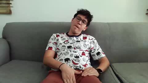 Snapshot of lobomx19 chatting on February 19, 9:14 pm Lobo online show from February 19, 9:14 pm