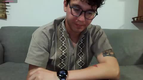 Snapshot of lobomx19 chatting on March 5, 2:03 am Lobo online show from March 5, 2:03 am