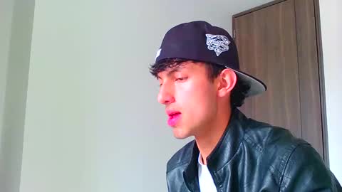 Snapshot of logaan_grey chatting on January 3, 4:16 pm logaan_grey online show from January 3, 4:16 pm