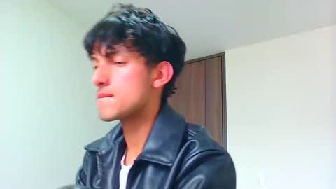 Snapshot of logaan_grey chatting on January 4, 4:22 pm logaan_grey online show from January 4, 4:22 pm